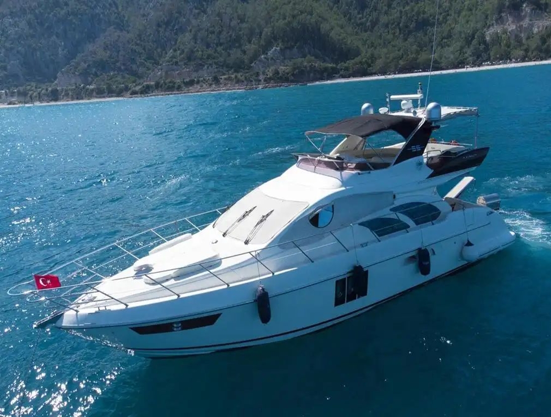 Antalya Azimut 55 Fly Motor Yacht Rental – 33
